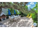 Beachfront Apartmaji Christian - Karlobag Hrvaka