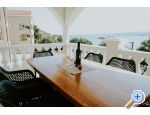 Beachfront Apartmaji Amaris - Karlobag Hrvaka