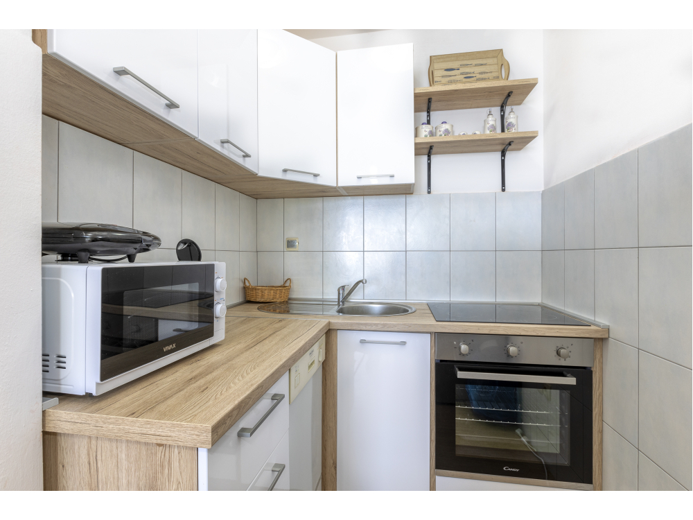 Beachfront Ferienwohnungen Laszlo - Karlobag Kroatien