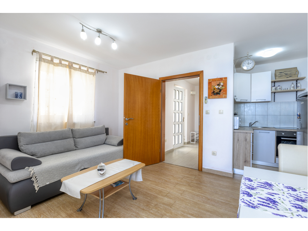 Beachfront Ferienwohnungen Laszlo - Karlobag Kroatien