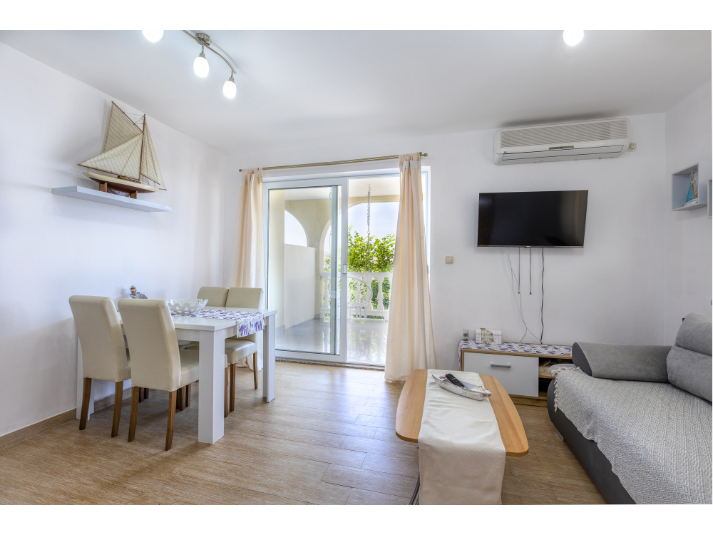 Beachfront Ferienwohnungen Laszlo - Karlobag Kroatien