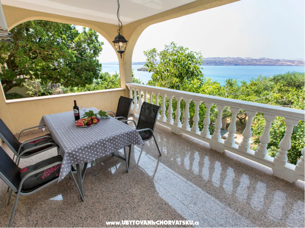 Beachfront Ferienwohnungen Laszlo - Karlobag Kroatien