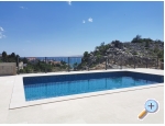 Beachfront Haus Robert mit Pool - Karlobag Kroatien