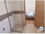 Beachfront Haus Robert mit Pool - Karlobag Kroatien