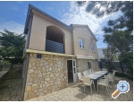 Beachfront Holiday Haus Ivana with - Karlobag Kroatien
