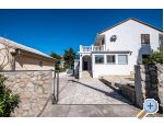 Haus Petra am Strand - Karlobag Kroatien