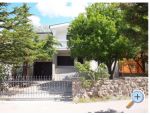 Apartmaji Ribarica - Karlobag Hrvaka