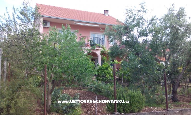 Apartment Laura 10 – Ferienwohnung Kastela, Kroatien – Foto 1