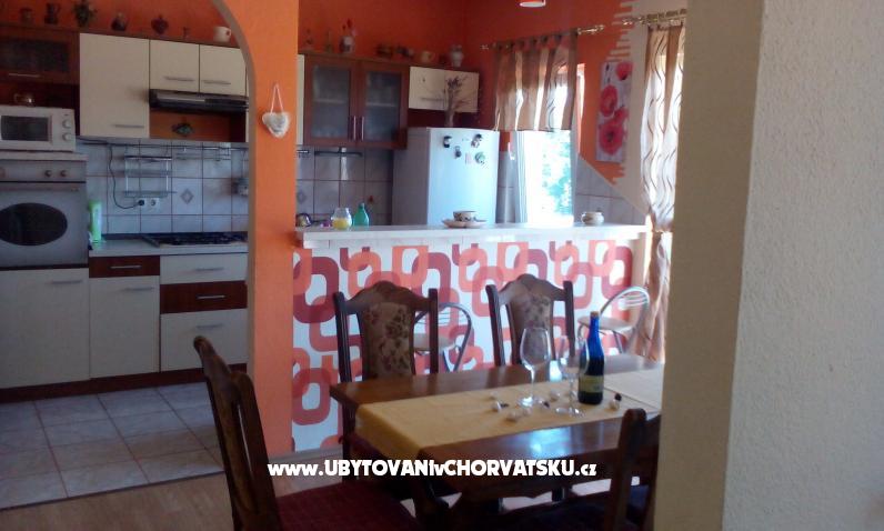 Apartment Laura 10 – Ferienwohnung Kastela, Kroatien – Foto 4