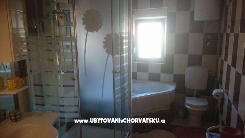 Apartment Laura 10 – Ferienwohnung Kastela, Kroatien – Foto 7