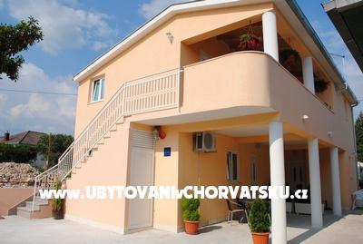 Appartements Kairos - Bili 9 – Ferienwohnung Kastela, Kroatien – Foto 1