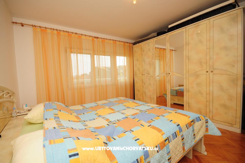 Ferienwohnungen Sun and Sea – Ferienwohnung Kastela, Kroatien – Foto 2