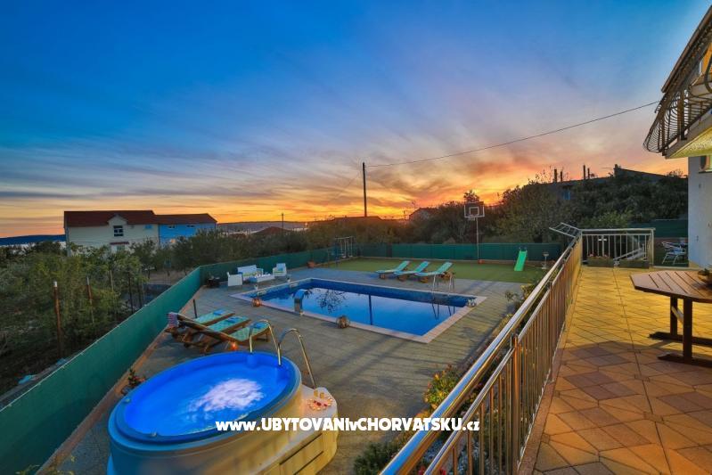 Miraholiday Haus – Ferienwohnung Kastela, Kroatien – Foto 1