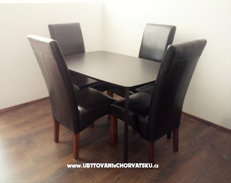 Sea-side Appartement – Ferienwohnung Kastela, Kroatien – Foto 3