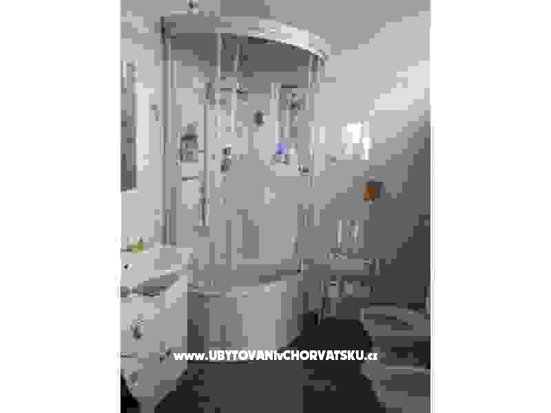 Villa Ferienwohnungen Julca – Ferienwohnung Kastela, Kroatien – Foto 8