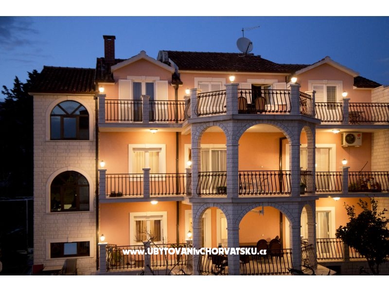 Villa Paradise  – Ferienwohnung Kastela, Kroatien – Foto 2