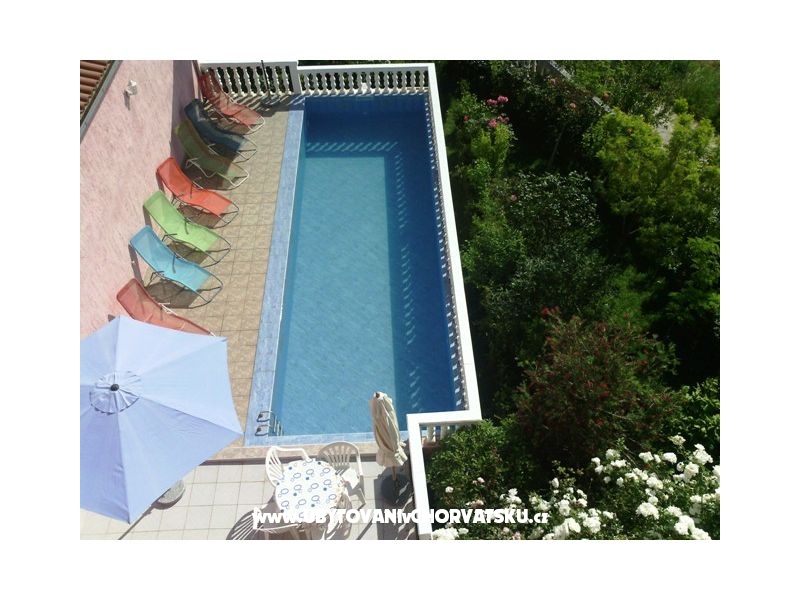 Villa Sandra - apartmani s  bazenom – ubytování Kaštela, Chorvatsko – foto 1