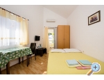 Apartmaji ZAROK  Baka - ostrov Krk Hrvaka