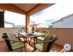 Apartmaji Dujmovi - ostrov Krk Hrvaka