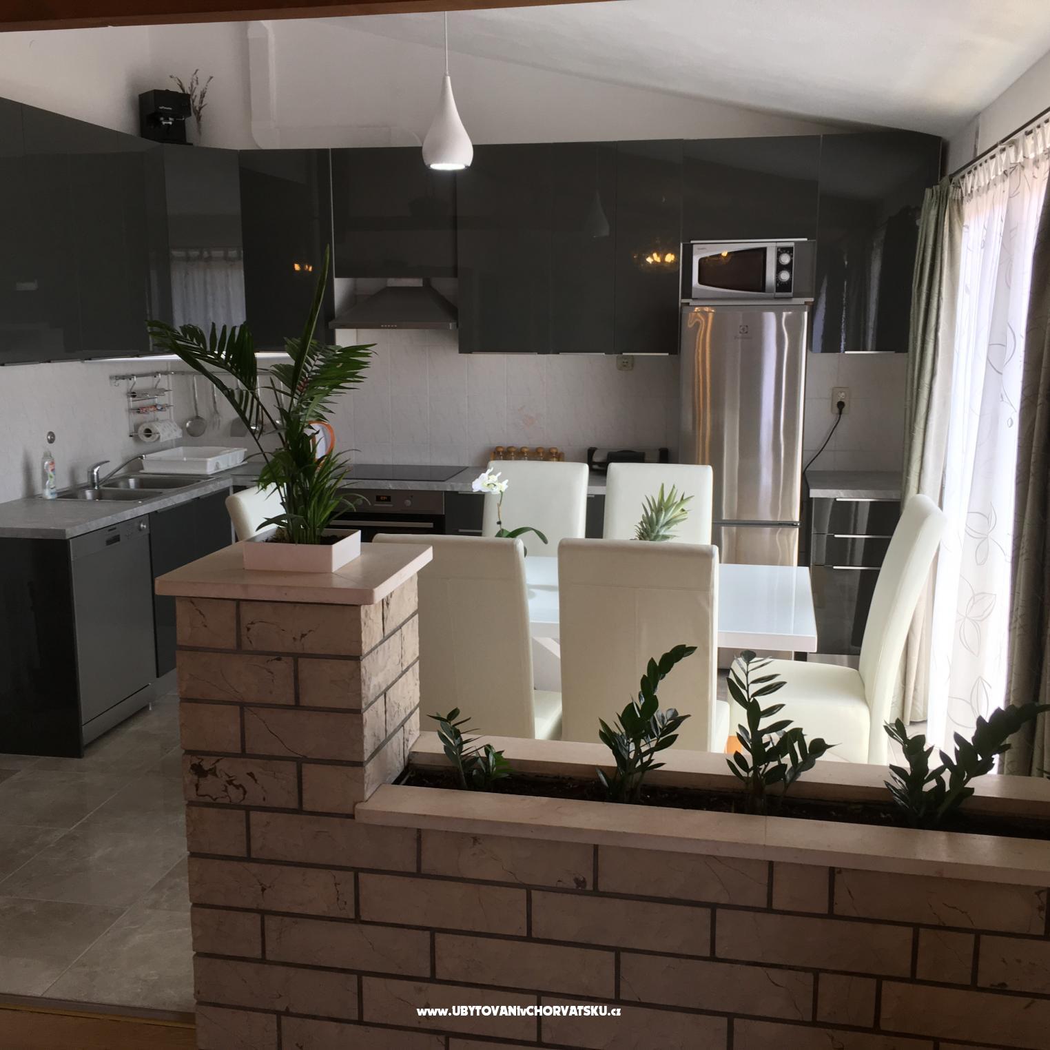 Momy – Ferienwohnung Makarska, Kroatien – Foto 1