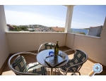 Appartements Dinko s grijanim bazenom - Marina  Trogir Kroatien