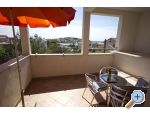 Appartements Dinko s grijanim bazenom - Marina  Trogir Croatie