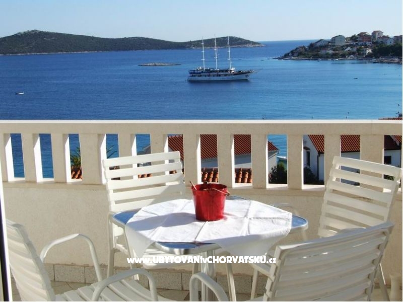 Ferienwohnungen Villa MANDINA mit Pool – Ferienwohnung Marina – Trogir, Kroatien – Foto 1