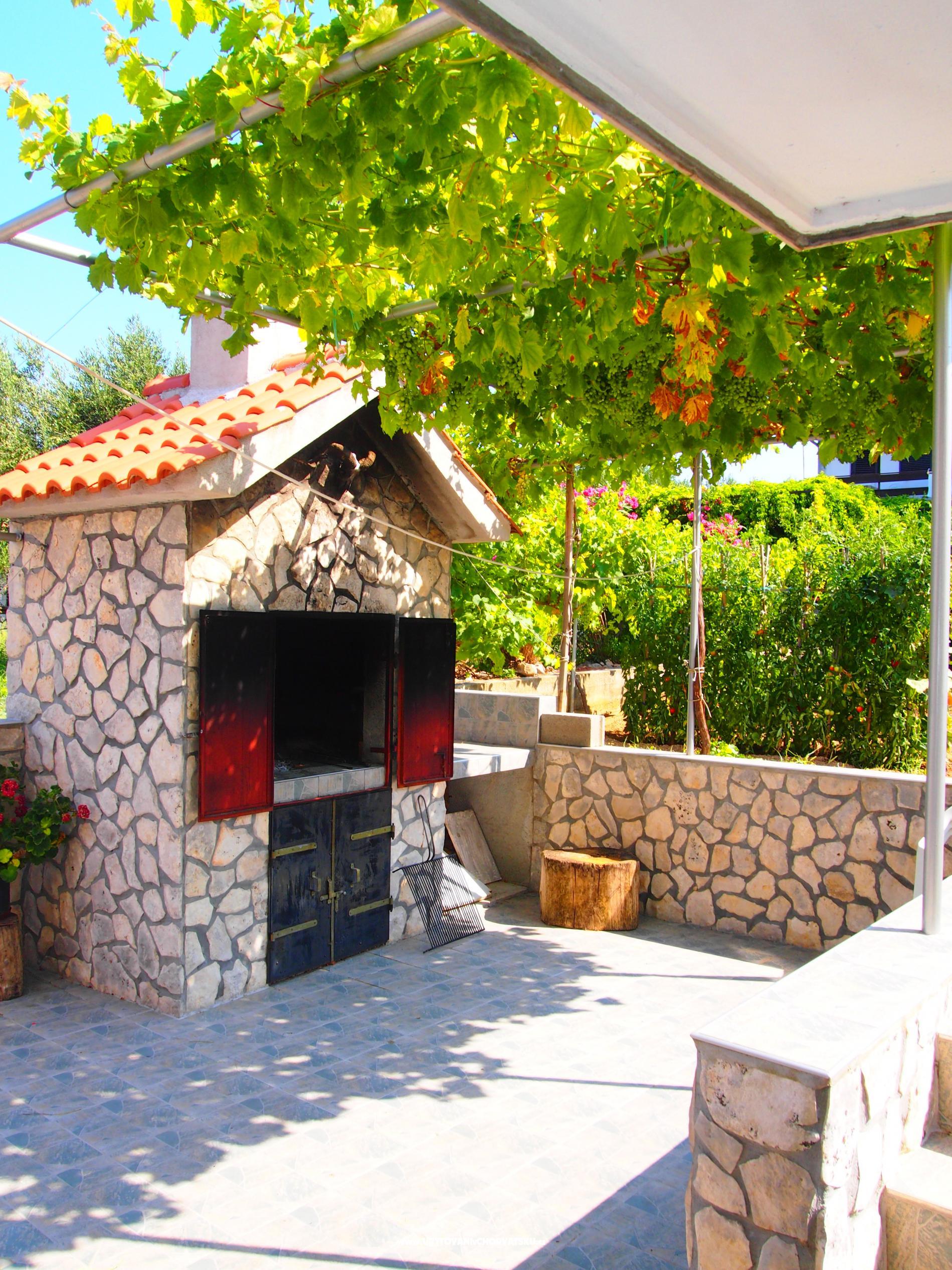 Apartment Mario – Ferienwohnung Insel Murter, Kroatien – Foto 1