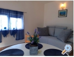 Appartements AS sa bazenom - Murter Kroatien