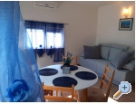 Appartements AS sa bazenom - Murter Kroatien