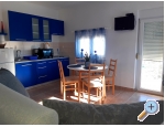 Appartements AS sa bazenom - Murter Kroatien