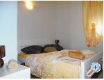 Appartements AS sa bazenom - Murter Kroatien