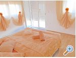 Appartements AS sa bazenom - Murter Kroatien