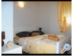 Appartements AS sa bazenom - Murter Kroatien