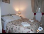 Appartements AS sa bazenom - Murter Kroatien