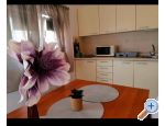 Appartements AS sa bazenom - Murter Kroatien