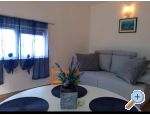 Appartements AS sa bazenom - Murter Kroatien