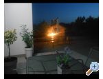 Appartements AS sa bazenom - Murter Kroatien