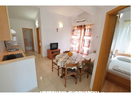 Appartements Julija - Murter Croatie