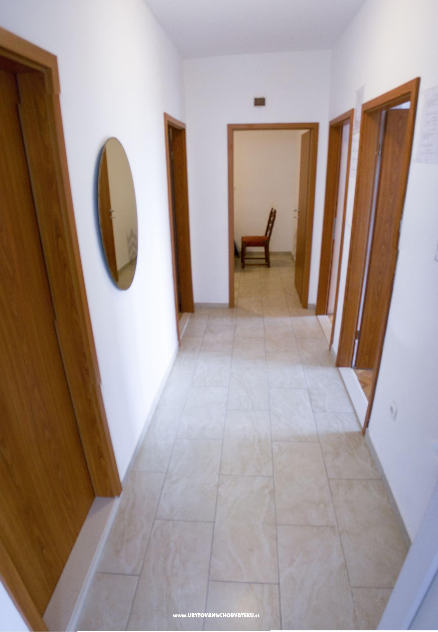 Apartment Bernard – Ferienwohnung Omis, Kroatien – Foto 6