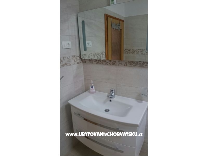 Appartements Curic – Ferienwohnung Omis, Kroatien – Foto 6