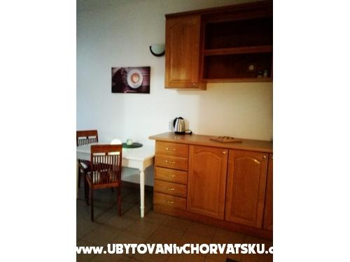 Appartements Kaktus - Omi Croatie