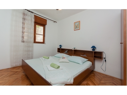 Appartements Mlikota - Omi Croatie