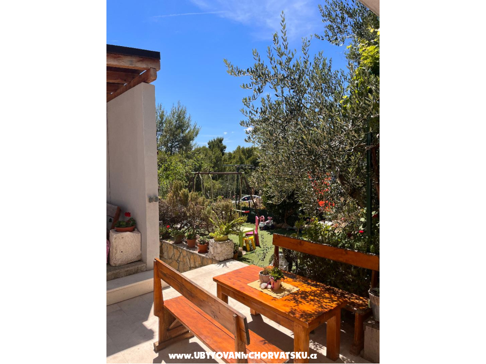 Apartmanok Vi�nja - Omi� Horv�torsz�g