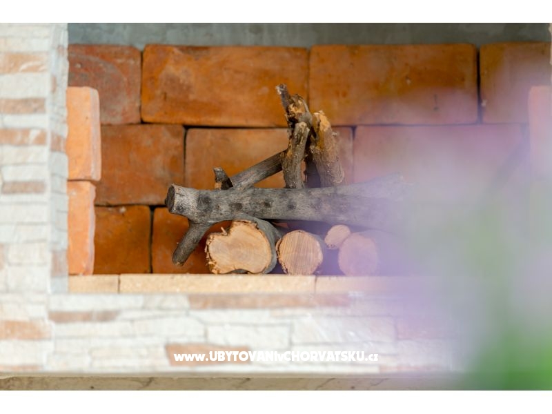 Appartement Dodo mit Pool – Ferienwohnung Omis, Kroatien – Foto 13