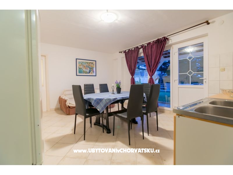 Appartement Dodo mit Pool – Ferienwohnung Omis, Kroatien – Foto 3