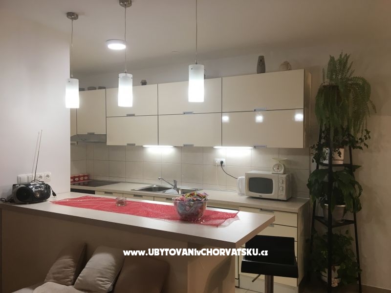 Appartement Roza – Ferienwohnung Omis, Kroatien – Foto 1