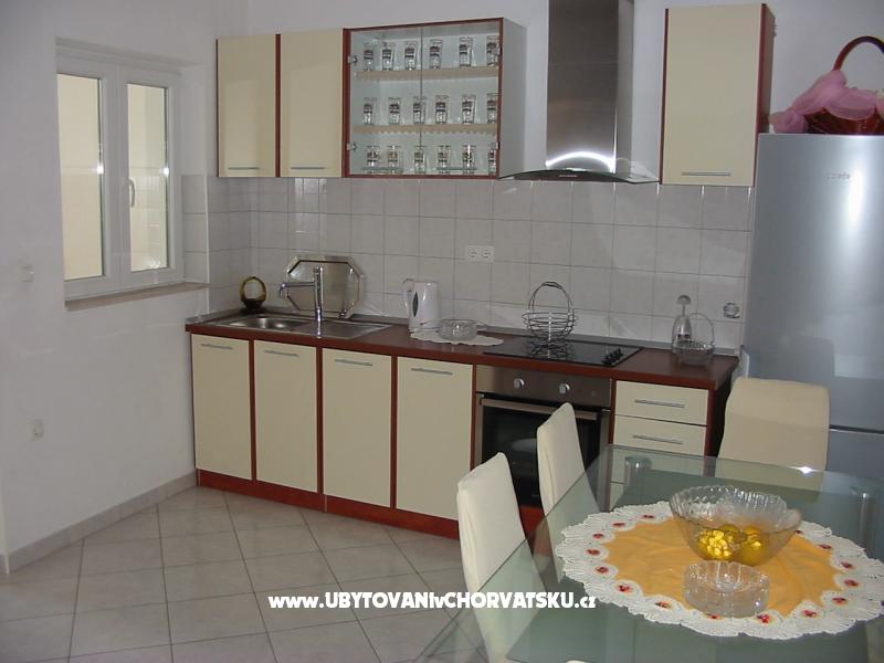 Apartment Branko – Ferienwohnung Omis, Kroatien – Foto 3