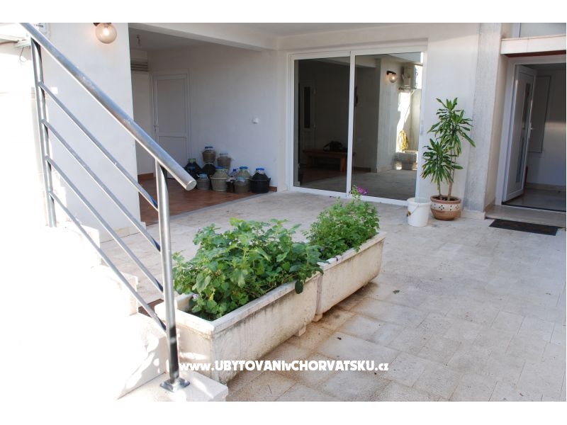 Villa Aga Ferienwohnungen – Ferienwohnung Omis, Kroatien – Foto 16