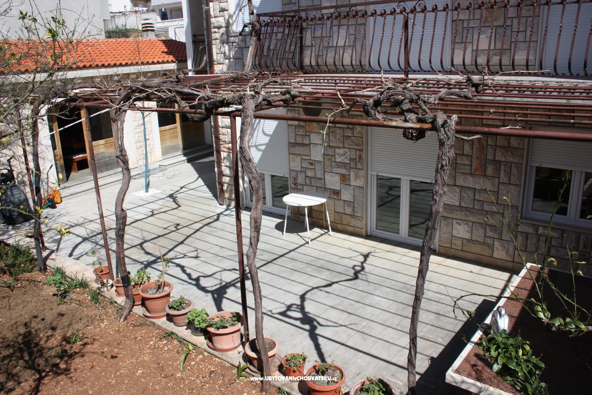 Villa Iko – Ferienwohnung Omis, Kroatien – Foto 2